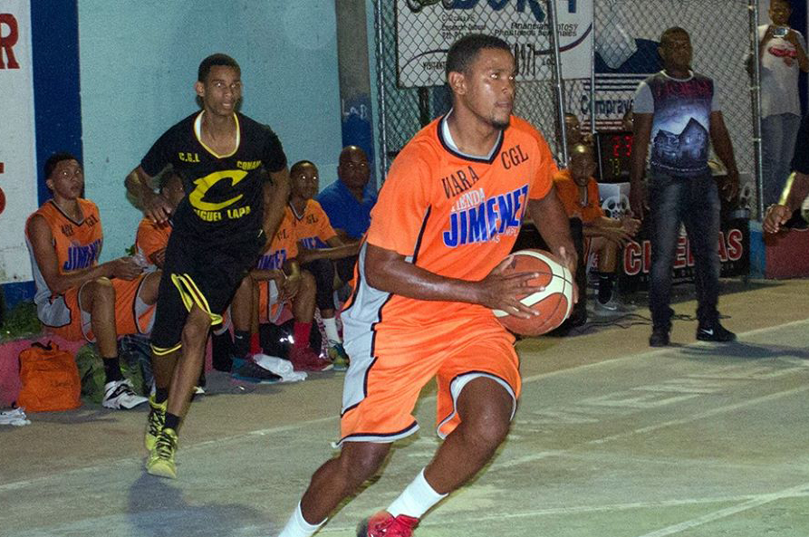 Los Guerreros se imponen a Los Fantásticos en torneo baloncesto superior del Club Gregorio Luperón