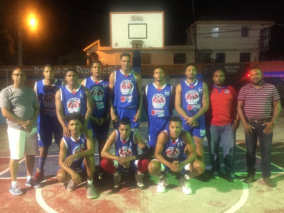 Lobos vencen Guerreros y pasan a la final torneo baloncesto intercalles del club Gregorio Luperón