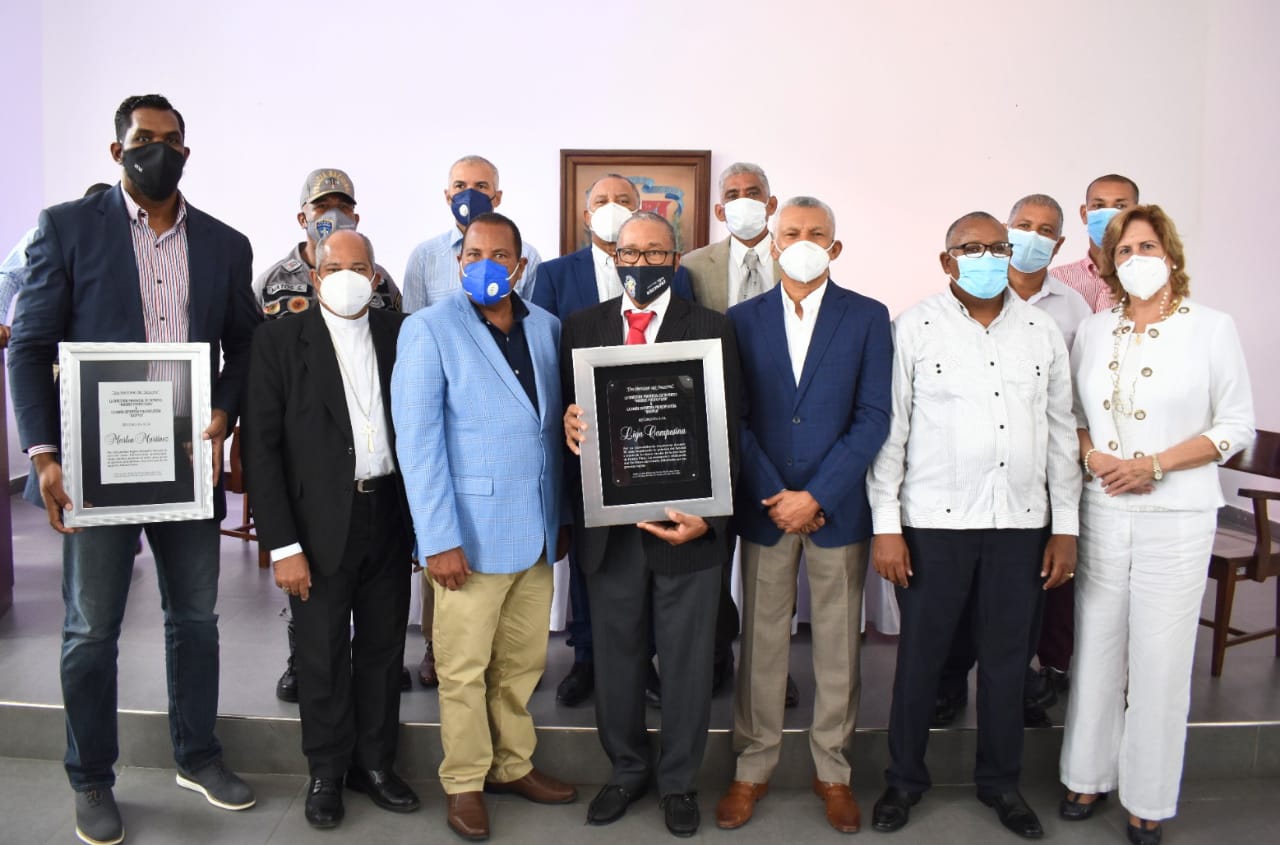 Celebran Día del Deportes en Puerto Plata, reconocen a Marlon Martínez y Liga Campesina