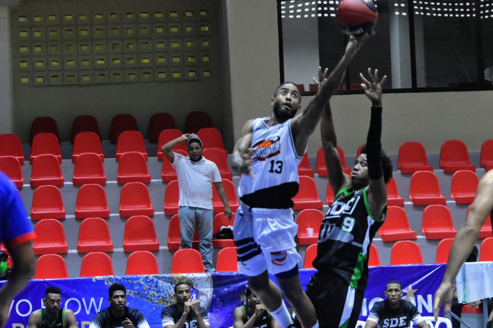 Huracanes del Atlántico superan por seis puntos en Puerto Plata a los Soles de Santo Domingo Este