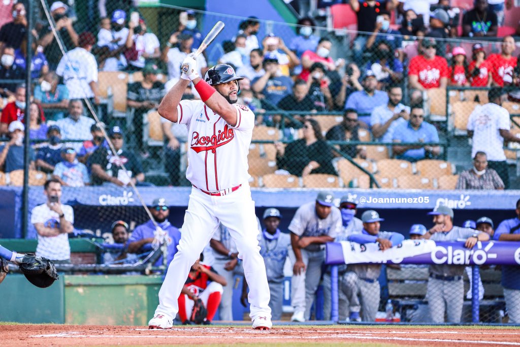 Debut del astro Albert Pujols le dio alto nivel al recién iniciado campeonato del béisbol profesional de RD