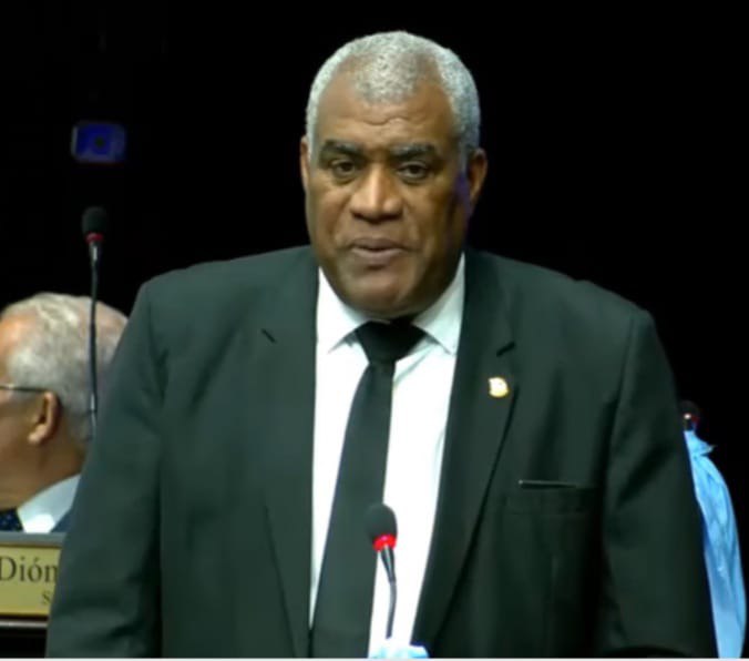 Congresista Juan Medina pide al gobierno disponer remodelación del Estadio José Briceño de Puerto Plata 