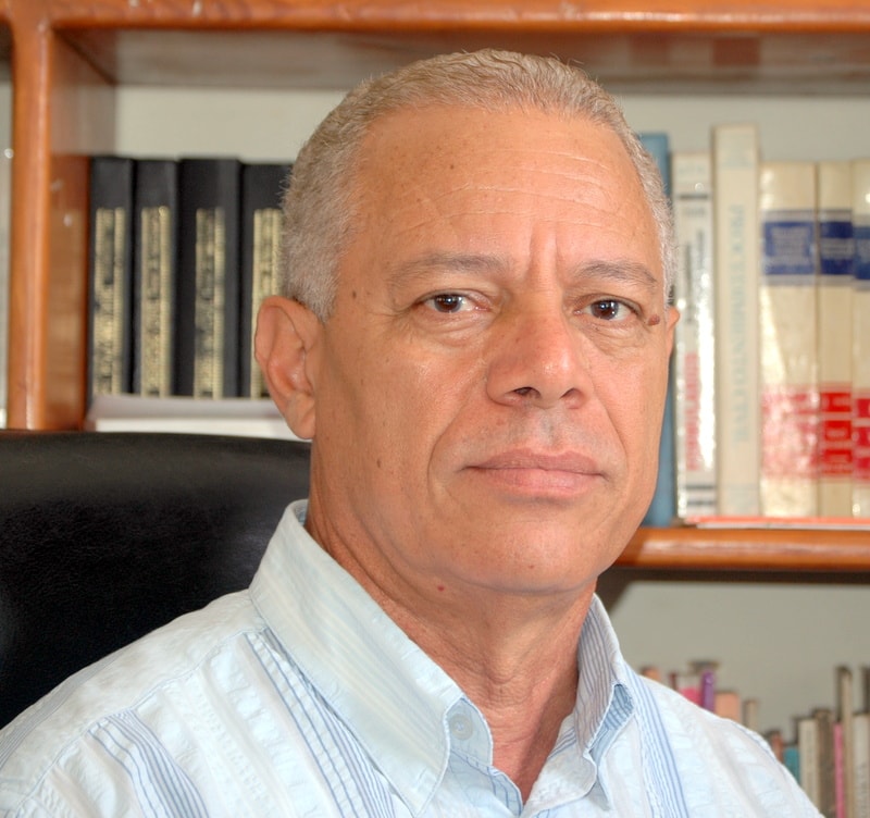 « Tener un as bajo la manga   O tener un cocodrilo en el bolsillo » 