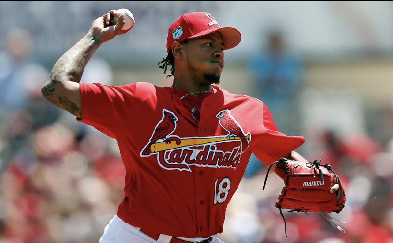 Comisionado de Grandes Ligas suspende al lanzador puertoplateño Carlos Martínez por dopaje