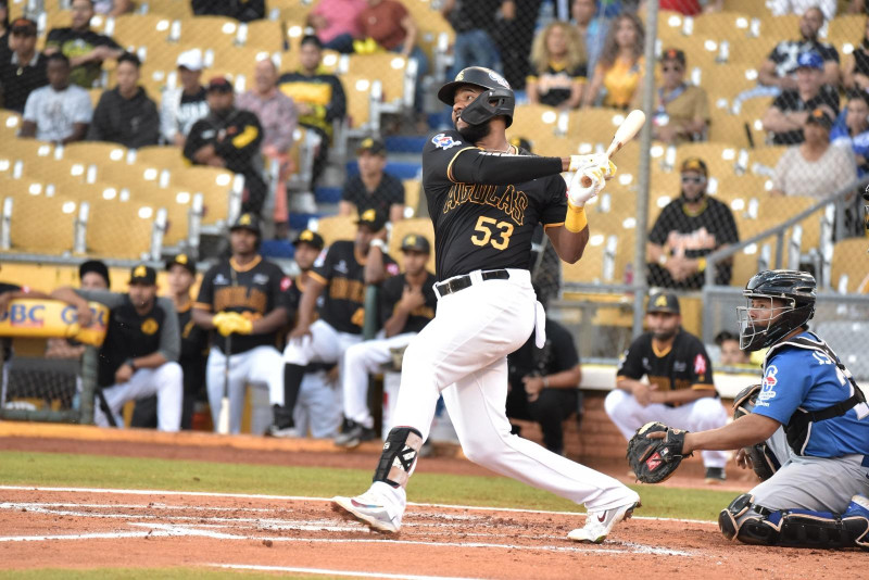 Águilas abandonan el sótano tras derrotar al Licey