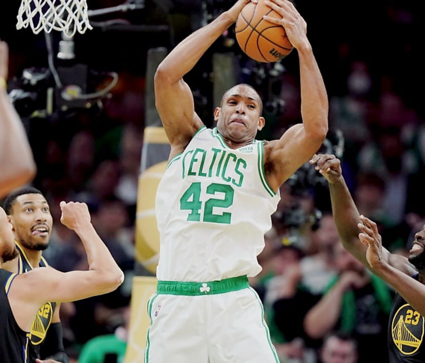Puertoplateño Al Horford hace historia y se concierte en el único jugador latino con 8 mil rebotes en la NBA