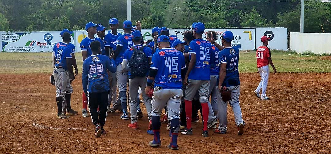 Gladiadores Universitarios aún están con vida, jugarán partido extra con Cañeros de Montellano