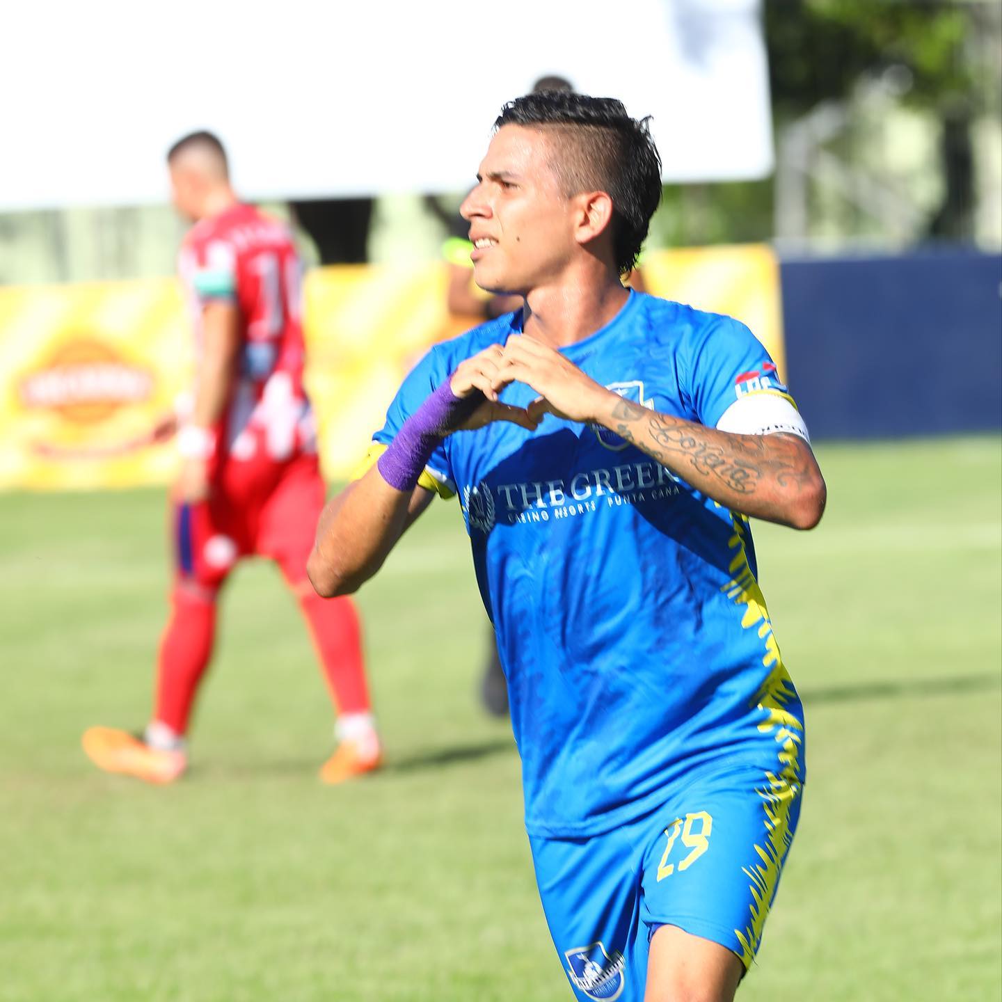 La Maquina Azul sigue imponente, goles de Becerra y Bien-Aime le dan otra victoria