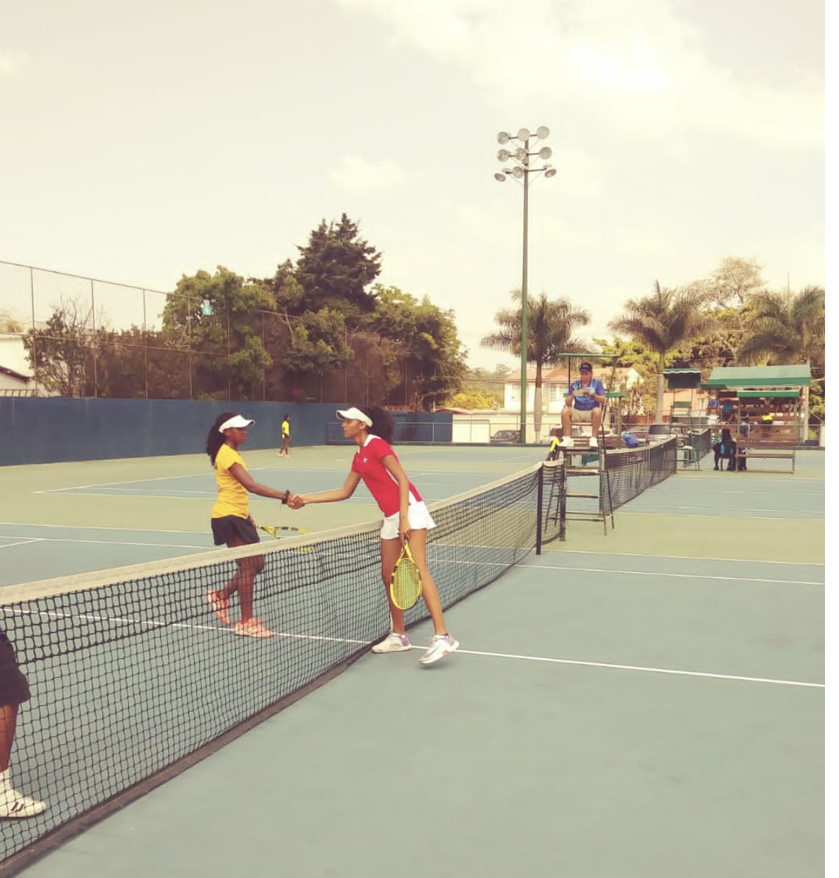 Tenista puertoplateña triunfa en Guatemala 