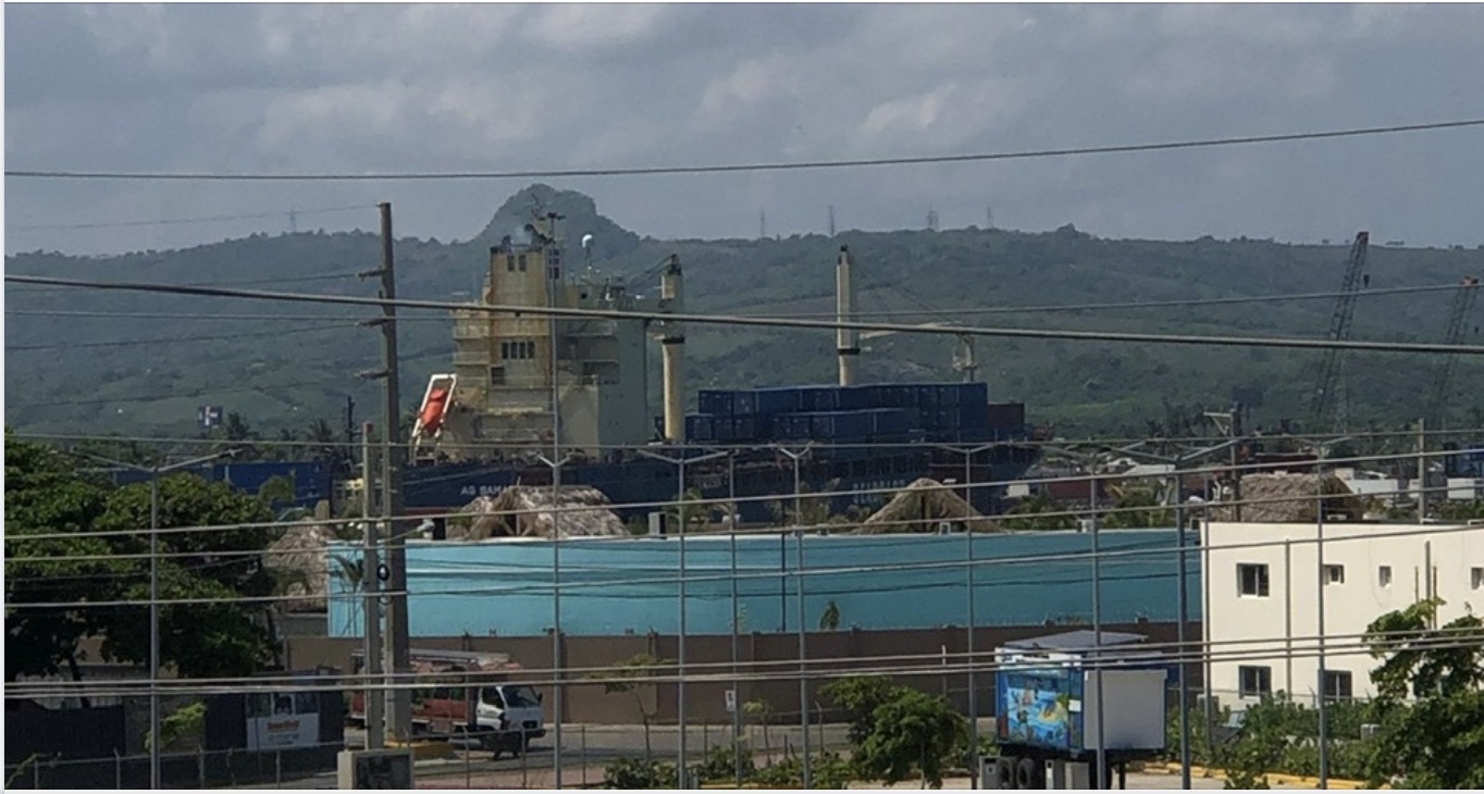 Mudanceros puertoplateños solicitan al director de Aduanas, Eduardo Sanz Lovaton, ordenar se verifiquen sus furgones por Puerto Plata como se hace con
