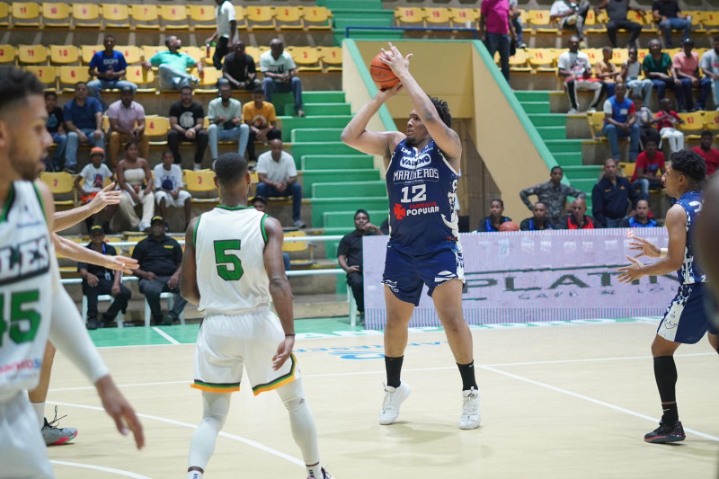 Marineros de Puerto Plata con gran actuación de Mirambeaux derrotan a Soles de SD