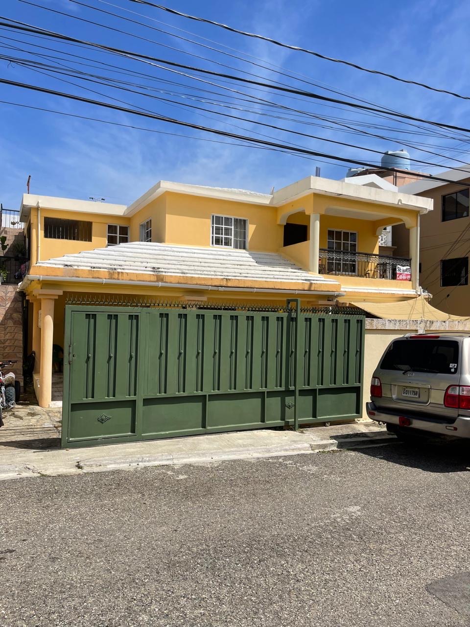 Casa en Venta - Edificación de Dos Niveles