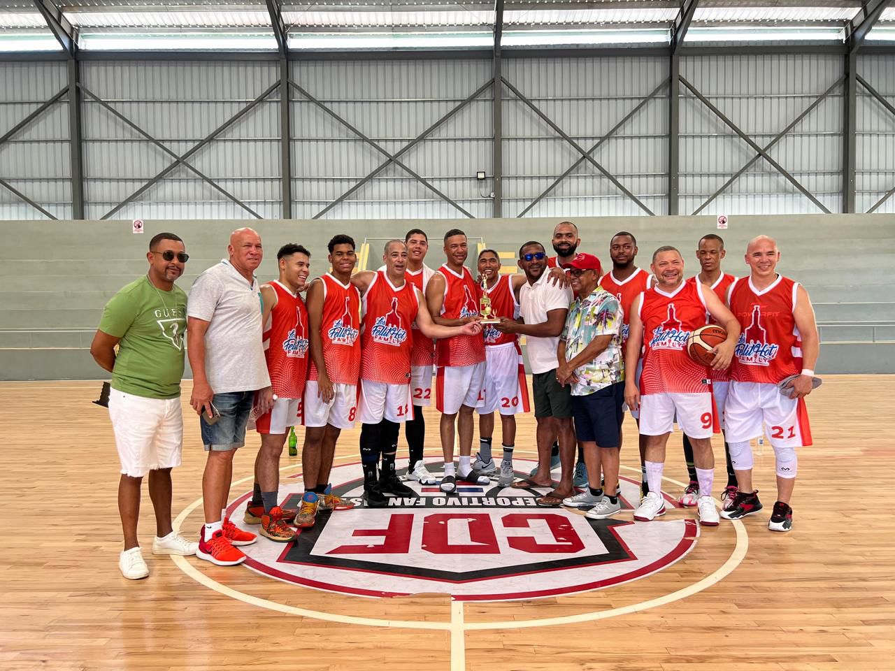 Fellit-Hot de Santiago: Campeones del Clásico Maxi-Cronis en su XIV Aniversario – Diario DeportivoTV