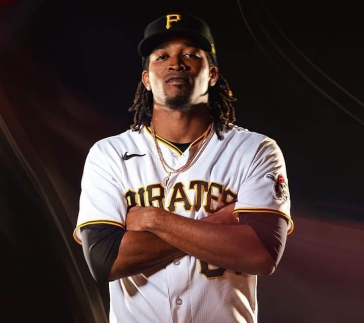 Lanzador puertoplateño José Hernández es puesto en lista de waivers por Piratas de Pittsburgh
