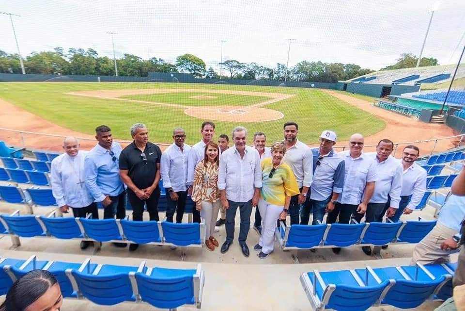 Abinader inauguró campus de fútbol Leonel Plácido, supervisa trabajos estadio José Briceño