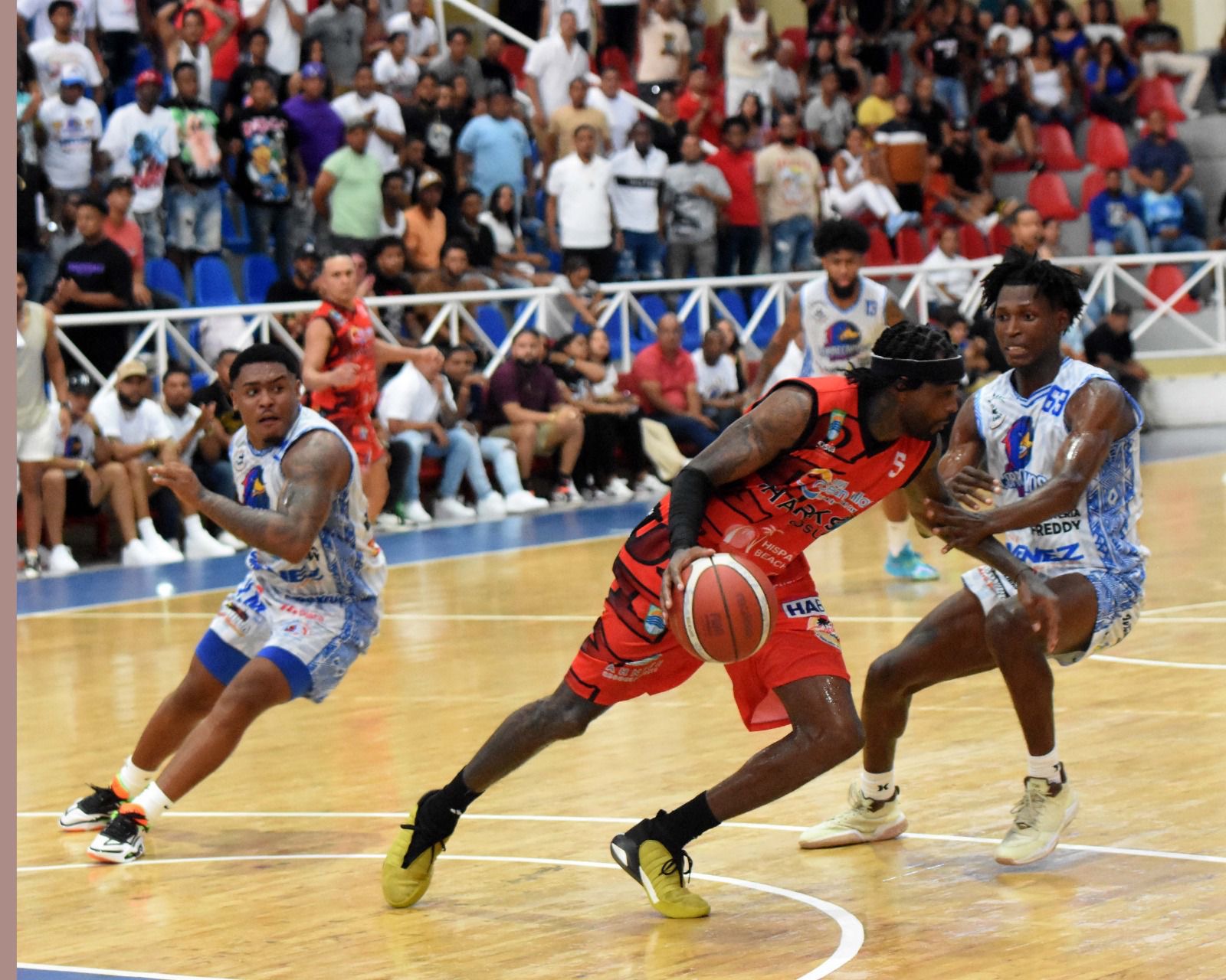 Sharks de Sosúa pican adelante en Serie Final BSPP con victoria ante Correcaminos de la Parte Baja  