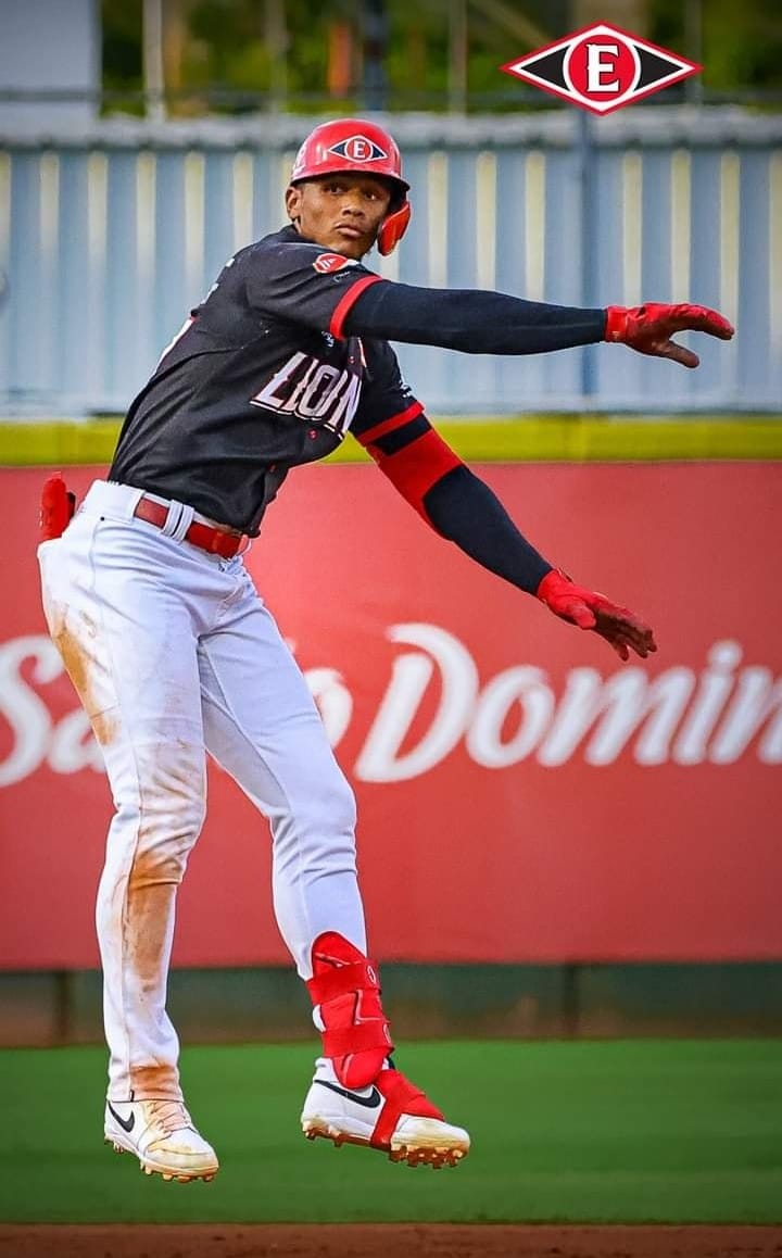Puertoplateño Erik González sigue encendido empujó 4 para que Leones venciera a Toros   