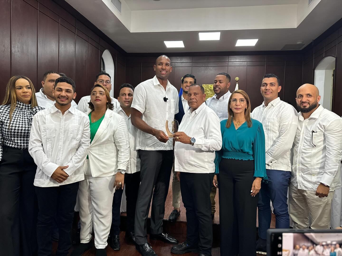 Al Horford es declarado Hijo Meritorio de Puerto Plata y recibe las llaves de la provincia