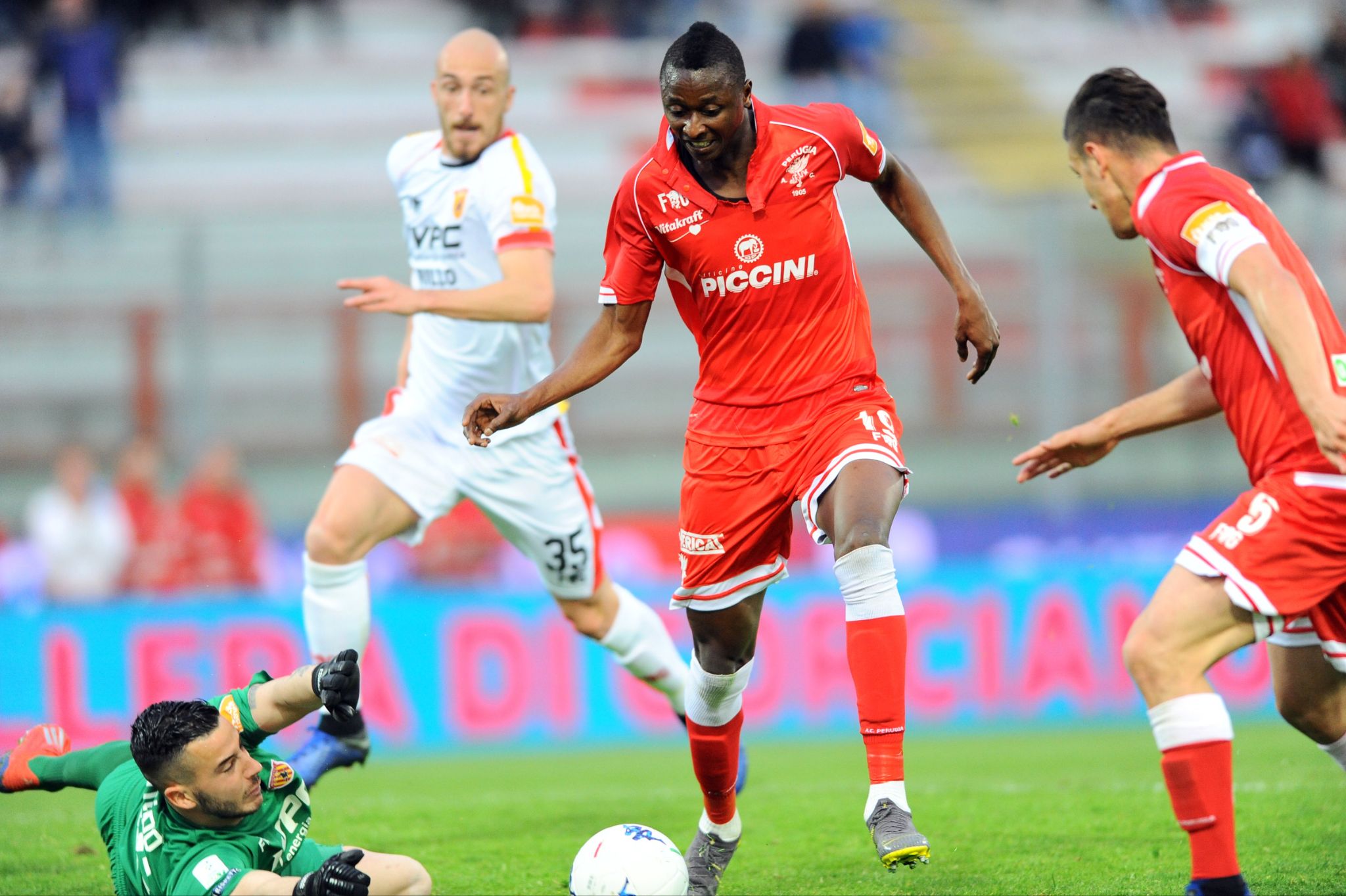 Apuestas de Fútbol en la Era de los Datos: Cómo la Analítica Está Transformando el Juego