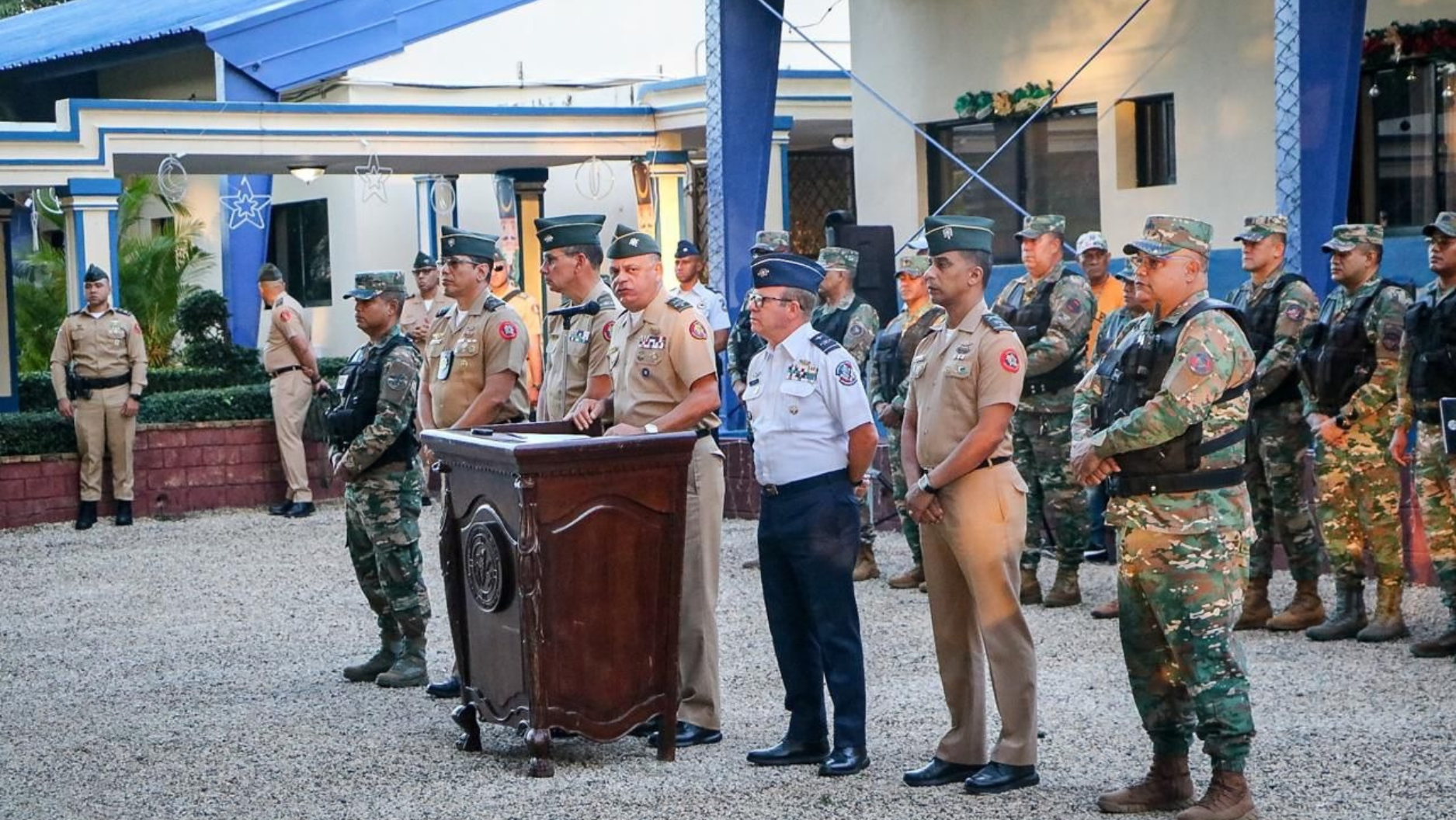 Ministro de Defensa y altos mandos militares visitaron Base Aérea Puerto Plata   