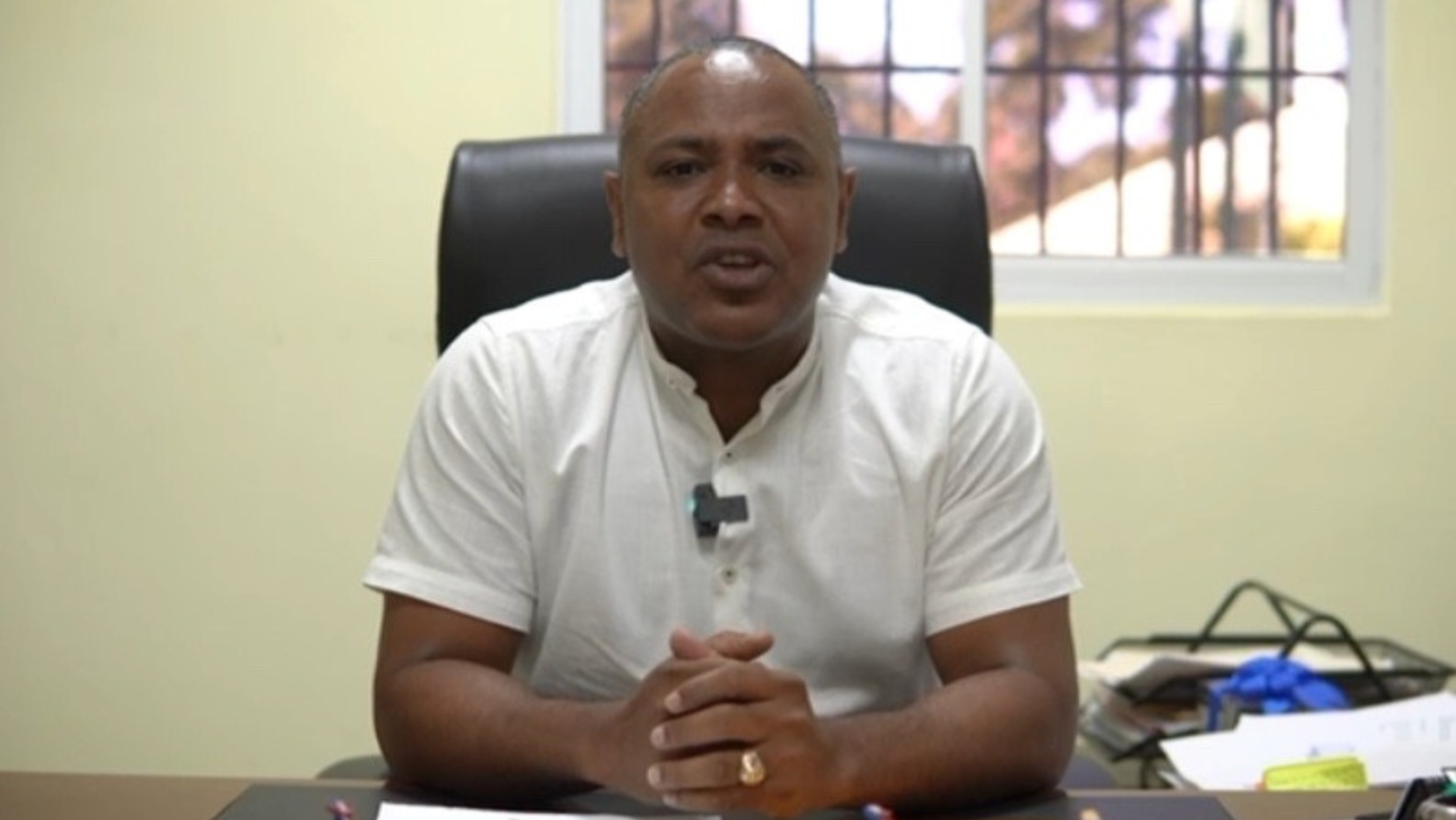 Director distrital de Maimón niega se oponga a conexión para el agua en Los Cacaos