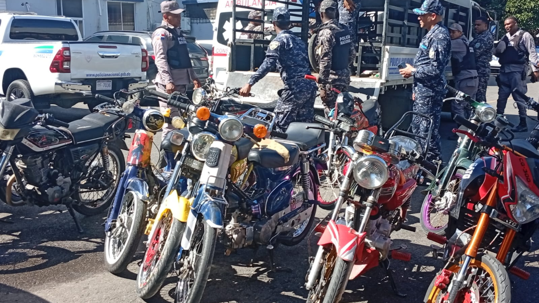 Policía Nacional continúa reteniendo en Puerto Plata motocicletas carentes de luces y documentos  