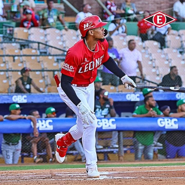 Puertoplateño Erik González sigue siendo pieza clave en equipo Leones del Escogido que se impuso a Estrellas Orientales