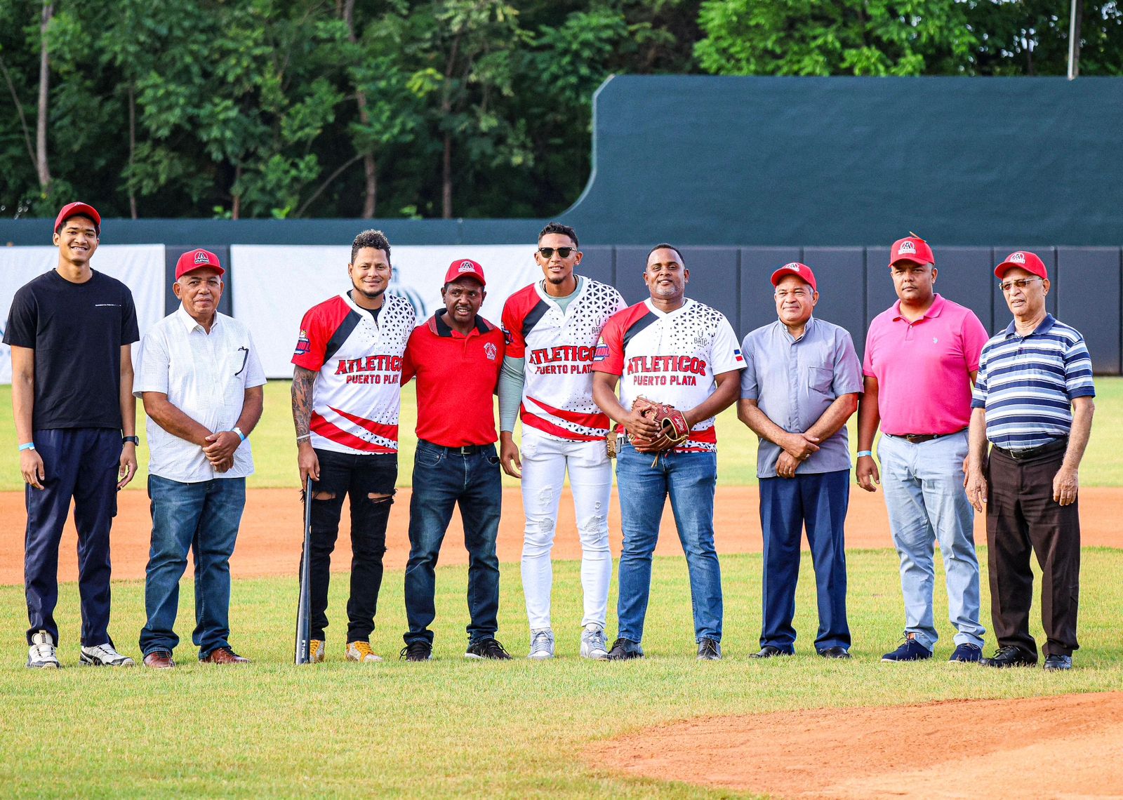   Atléticos de Puerto Plata extienden racha ganadora en pretemporada Liga de Béisbol de Verano  