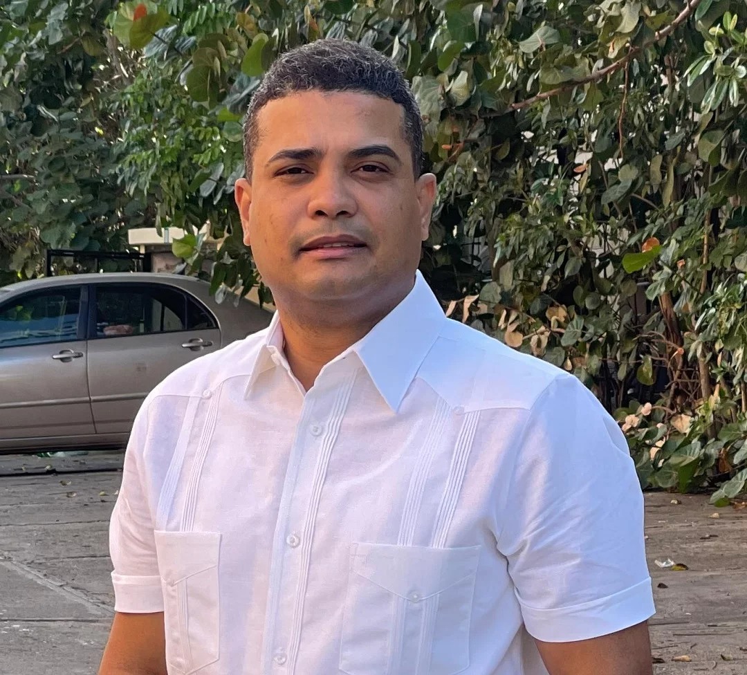      El periodista no es la noticia: una reflexión sobre el protagonismo en los medios  