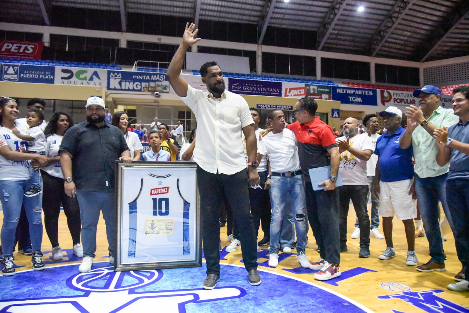   García, Curry y Bello lideran triunfo de Marineros sobre Leones en la Superliga LNB  