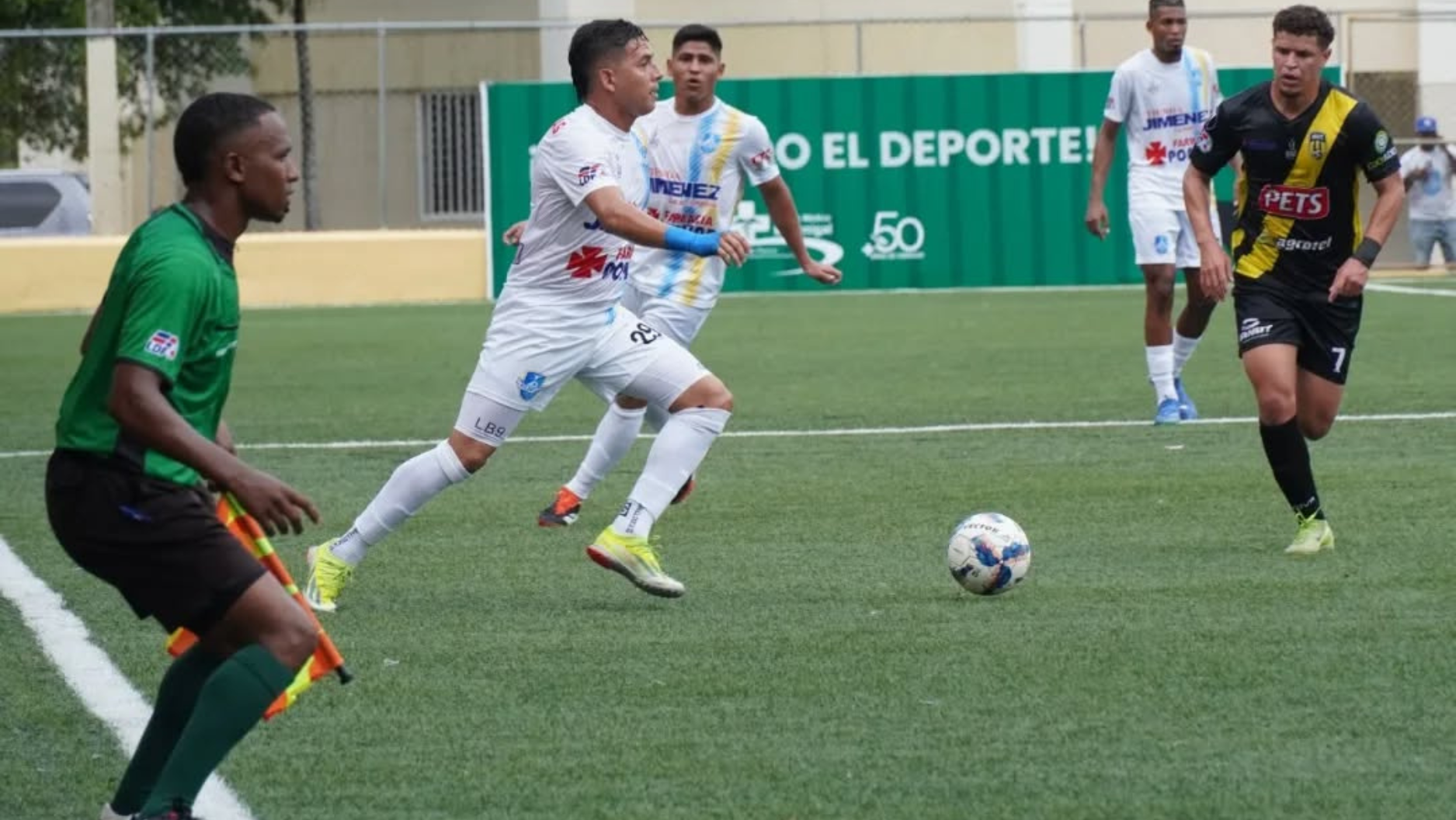 Leonardo Becerra, “El Matador” de los porteros en la Liga Dominicana de Fútbol  