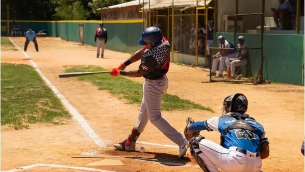     Atléticos de Puerto Plata se sacuden y vencen a Reales de Santiago con gran pitcheo y bateo oportuno  