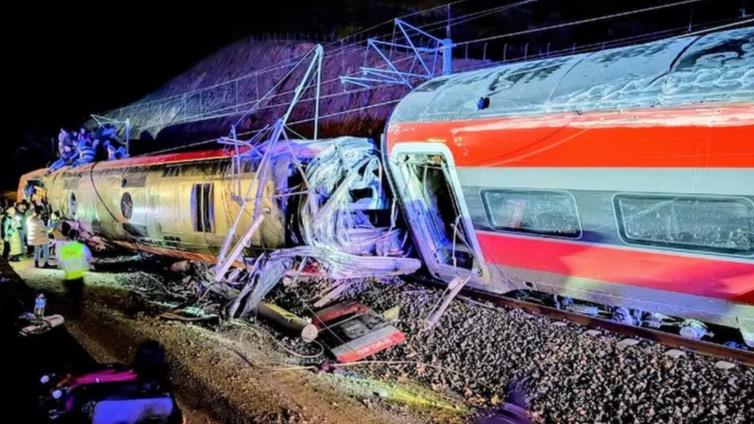 Abinader expresa solidaridad del pueblo dominicano por tragedia ferroviaria en España