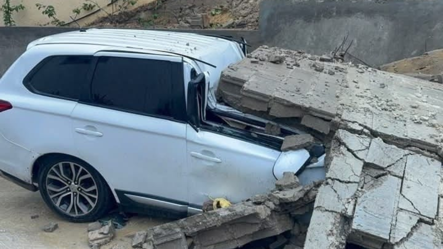   Aguaceros además causar inundaciones en Puerto Plata derrumbaron paredes en Sosúa y Luperón  