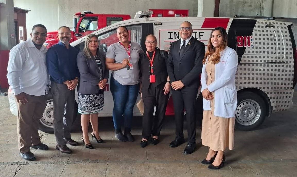 INACIF entrega ambulancia para ser usada en levantamiento de cadáveres en Puerto Plata  