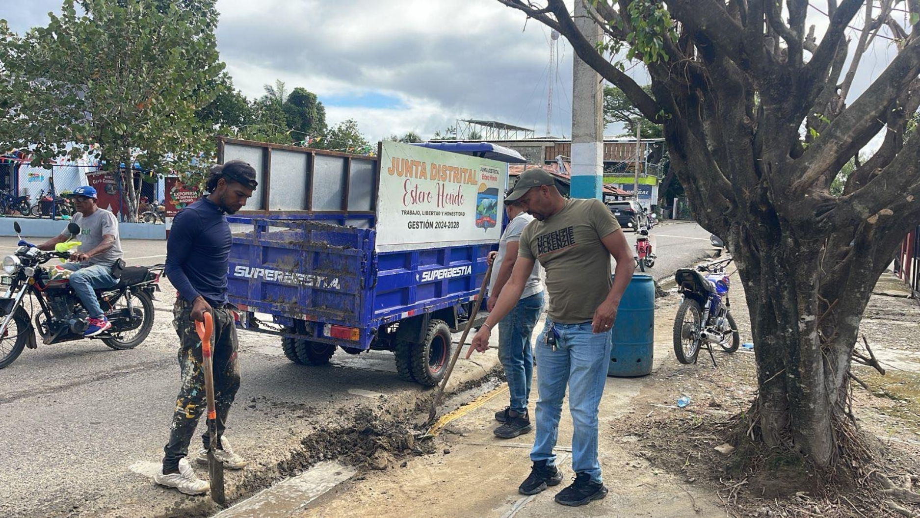  Limpian por completo de basura a Estero Hondo tras ardua labor de autoridades edilicias   