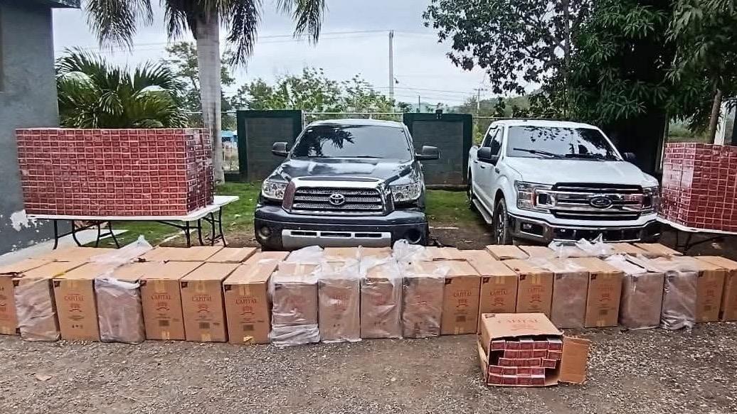Ocupan tras persecución militar más de 739 mil cigarrillos ilegales dentro de dos camionetas en Luperón