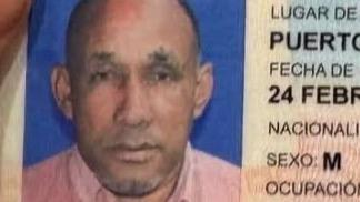 Una persona falleció mientras jugaba baloncesto, aparentemente por un infarto