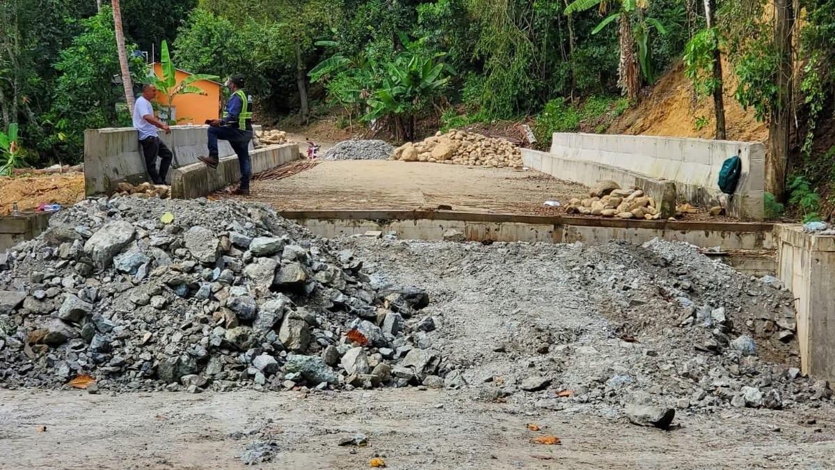Retoman trabajos de construcción del nuevo puente en el paraje La China Vieja, municipio de Altamira