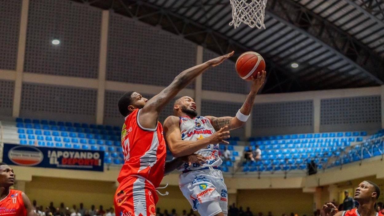 Sosúa Sharks y Eduardos del Batey inician ganando en apertura del XXX Torneo de Baloncesto Superior de Puerto Plata