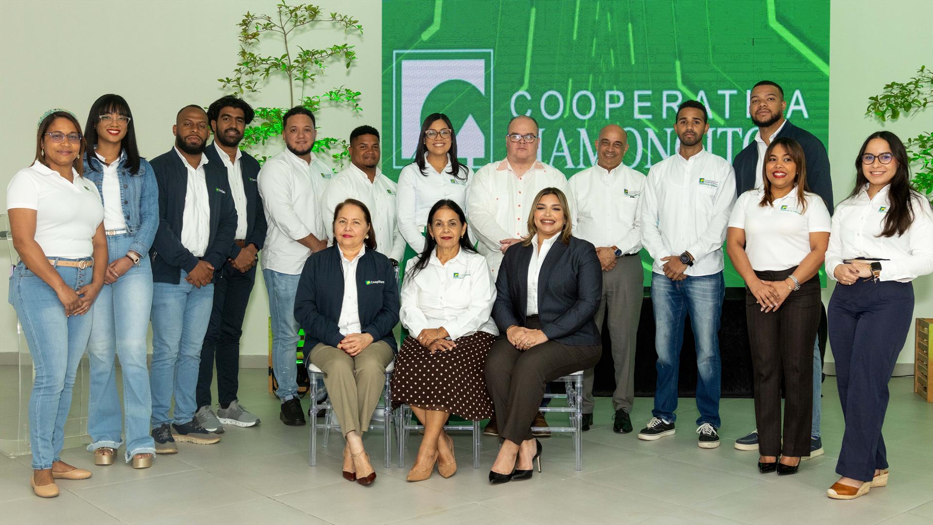 Cooperativa Mamoncito realiza charla de educación financiera para socios en Puerto Plata