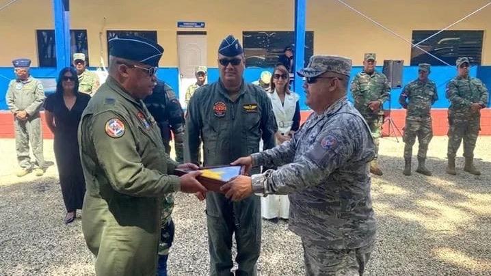 Con ceremonia militar efectúan traspaso de mando en Base Aérea Puerto Plata
