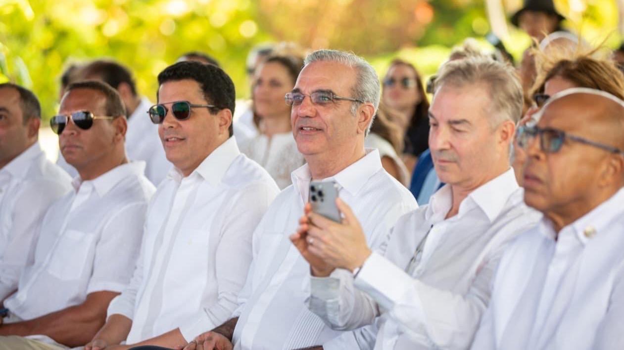 Alex Rodríguez felicita al presidente Abinader y al ministro Collado por su transparencia y eficiencia