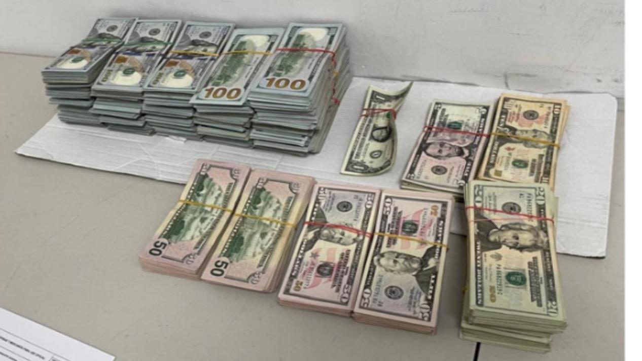 Aduanas detecta pasajero que intentó ingresar 350 mil dólares sin declarar en el Aeropuerto del Cibao