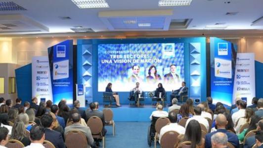 Conversatorio Empresarial 2026 de CAPEX destaca la alianza entre turismo, zonas francas y pensiones