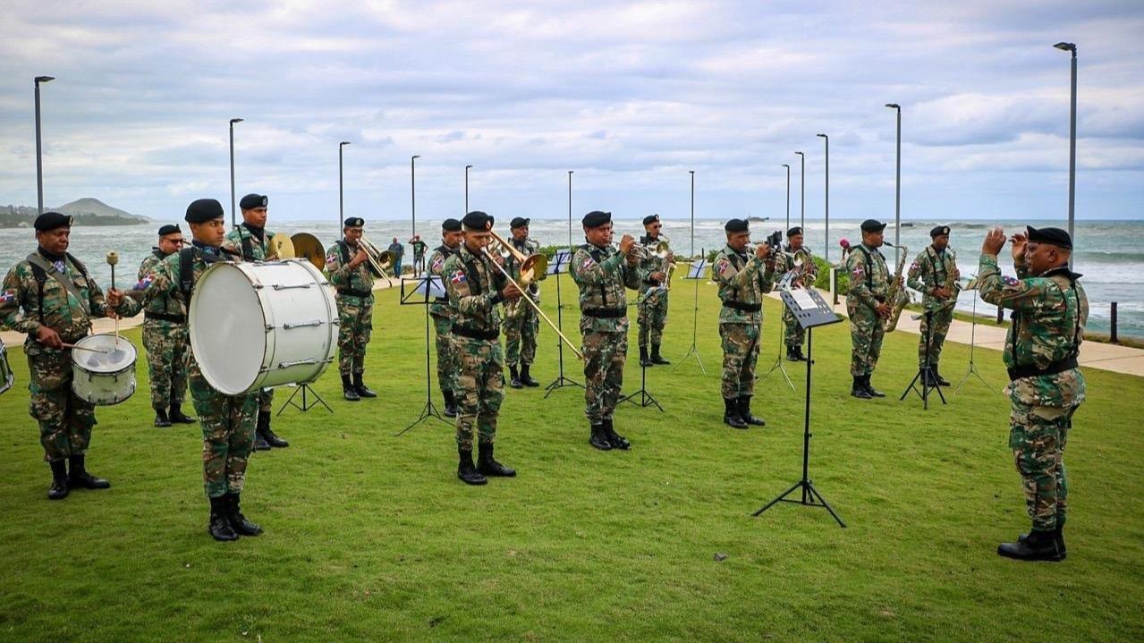 Banda de la Base Aérea de Puerto Plata resalta en actos cívicos