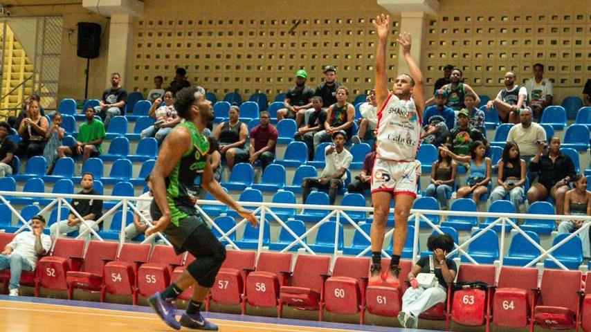 Sosúa Sharks vencen a Cotorras del Gustavo y empatan 2-2 la serie final del TBS de Puerto Plata