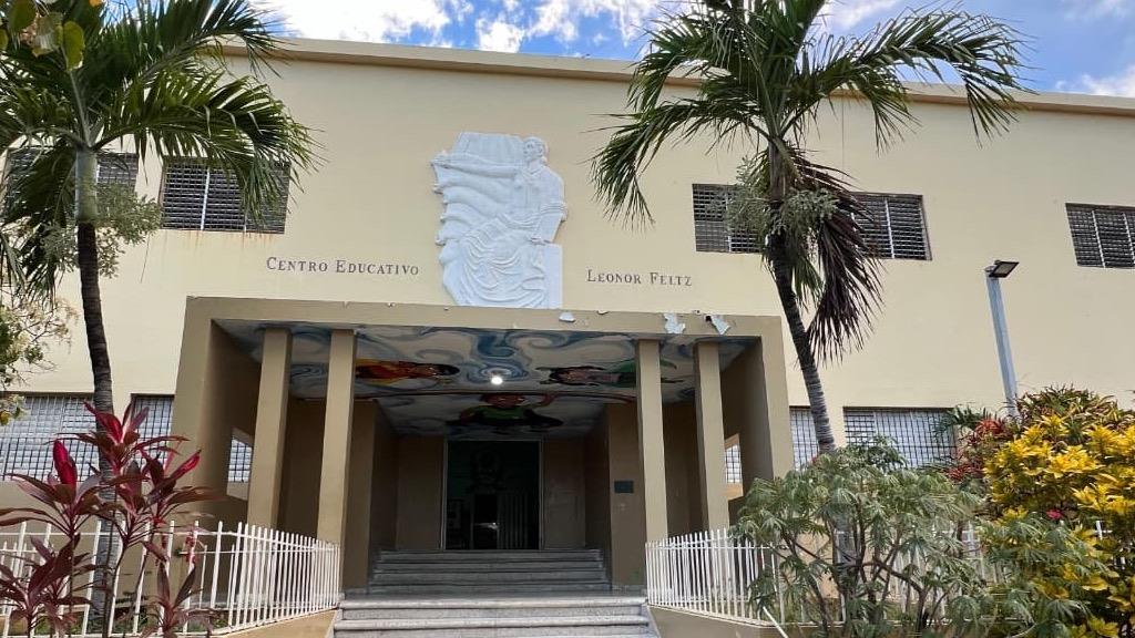 Ocupan pistola a menor de 12 años en escuela pública de Barahona; presuntamente pretendía agredir a un profesor