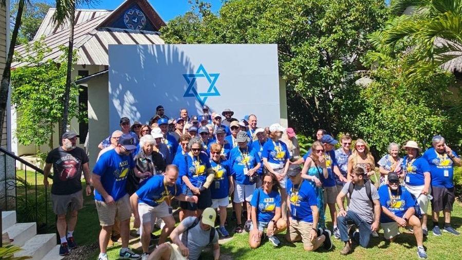 Miembros de fraternidad de estudiantes judíos visitaron a Sosúa para conocer su historia